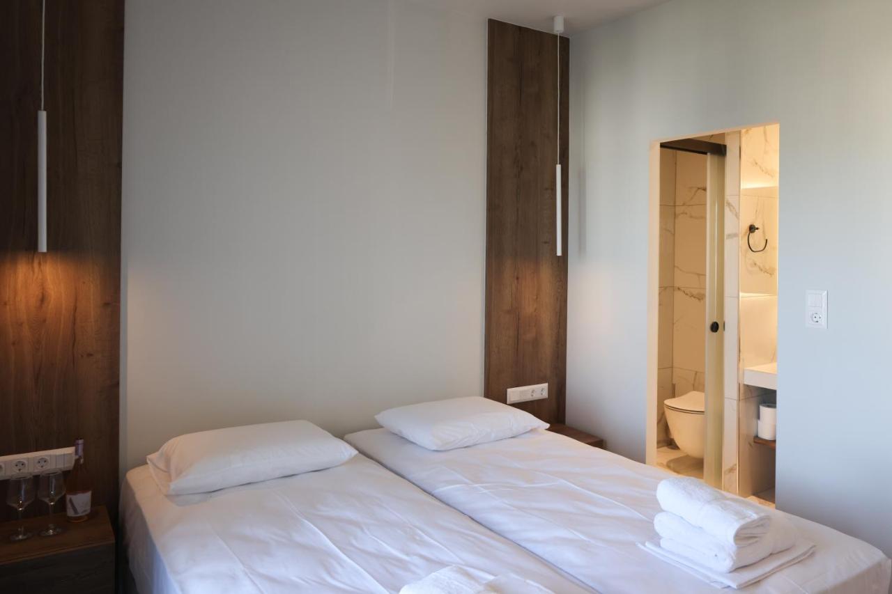 Uphill Unique Boutique Suites Скиатос Экстерьер фото