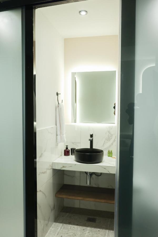 Uphill Unique Boutique Suites Скиатос Экстерьер фото