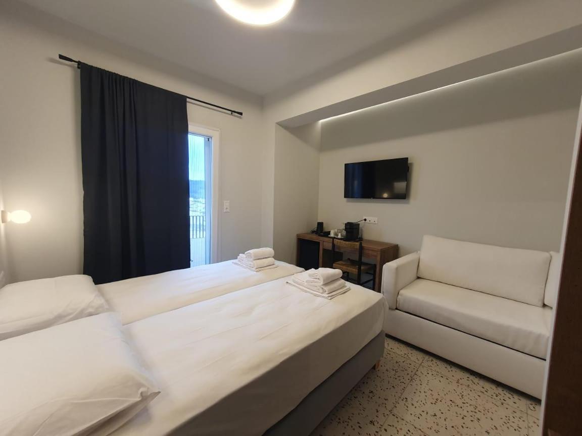 Uphill Unique Boutique Suites Скиатос Экстерьер фото