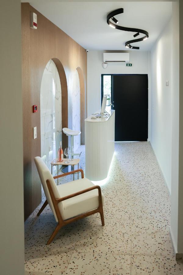 Uphill Unique Boutique Suites Скиатос Экстерьер фото