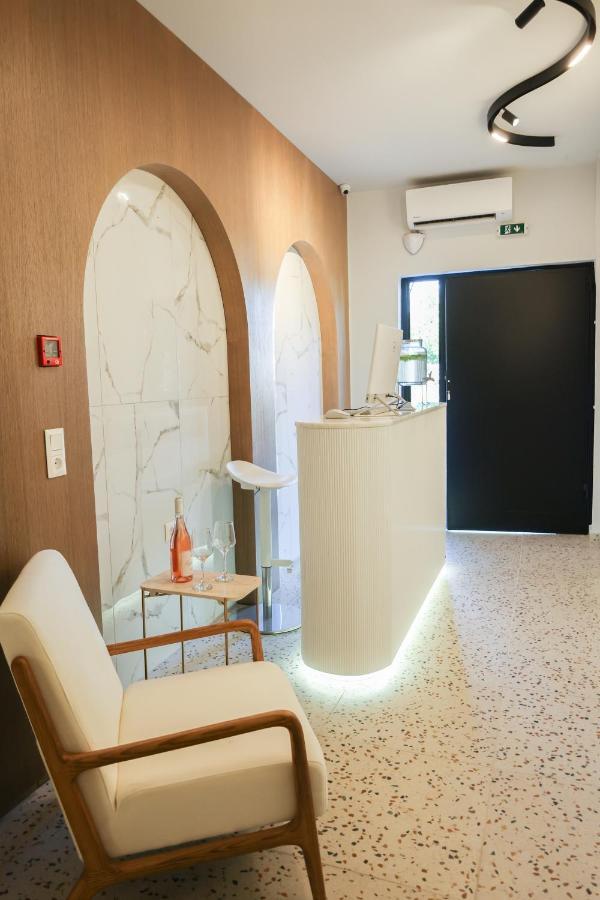 Uphill Unique Boutique Suites Скиатос Экстерьер фото