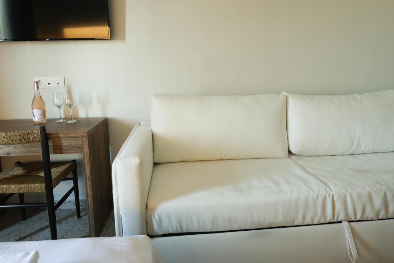 Uphill Unique Boutique Suites Скиатос Экстерьер фото