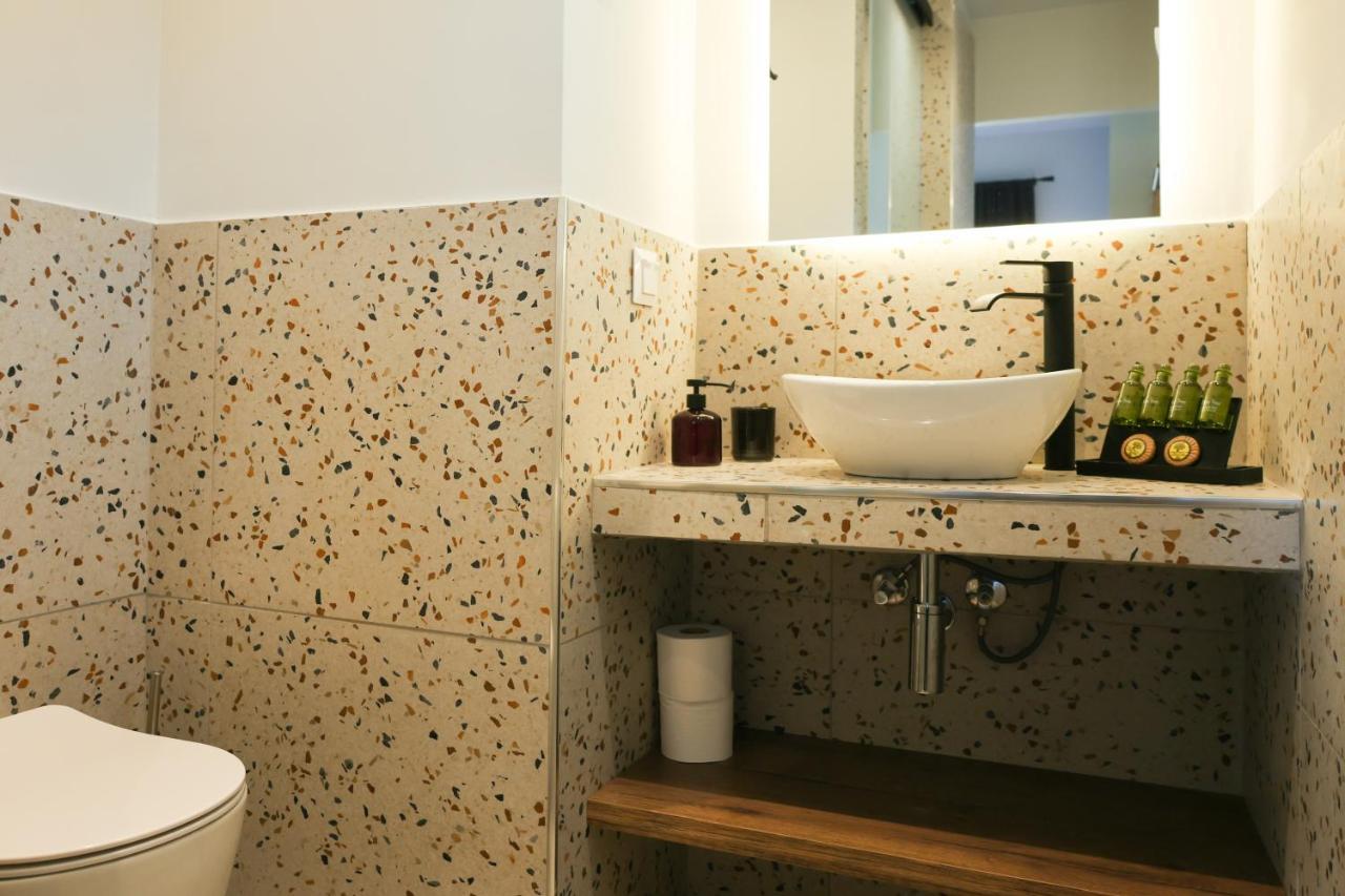 Uphill Unique Boutique Suites Скиатос Экстерьер фото