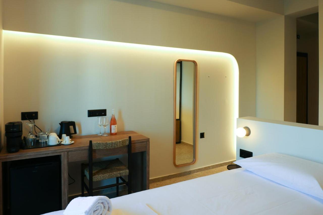 Uphill Unique Boutique Suites Скиатос Экстерьер фото